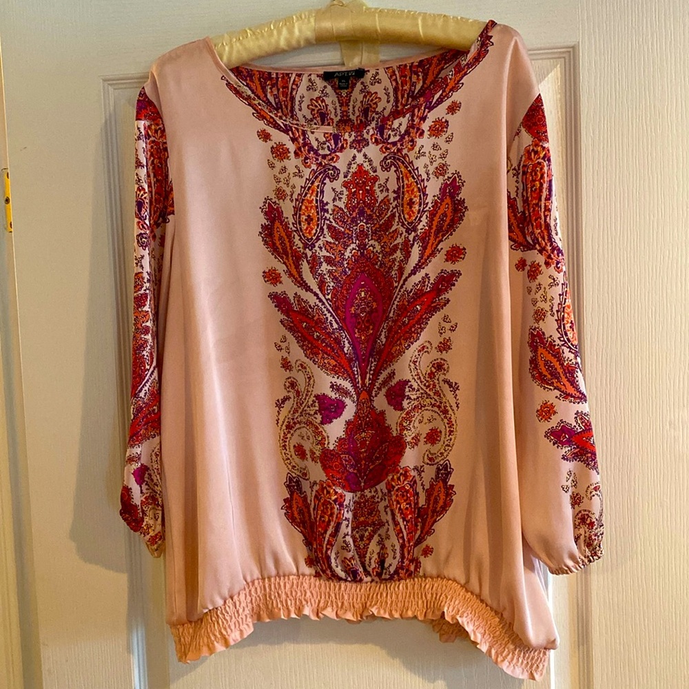 APT.9 top XL
